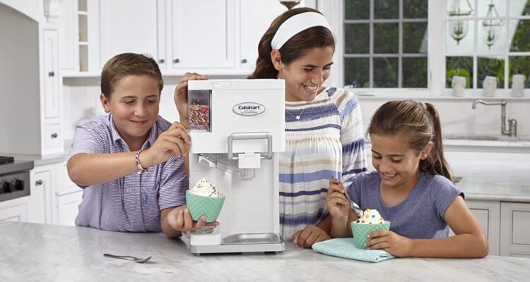 Ice cream maker machine