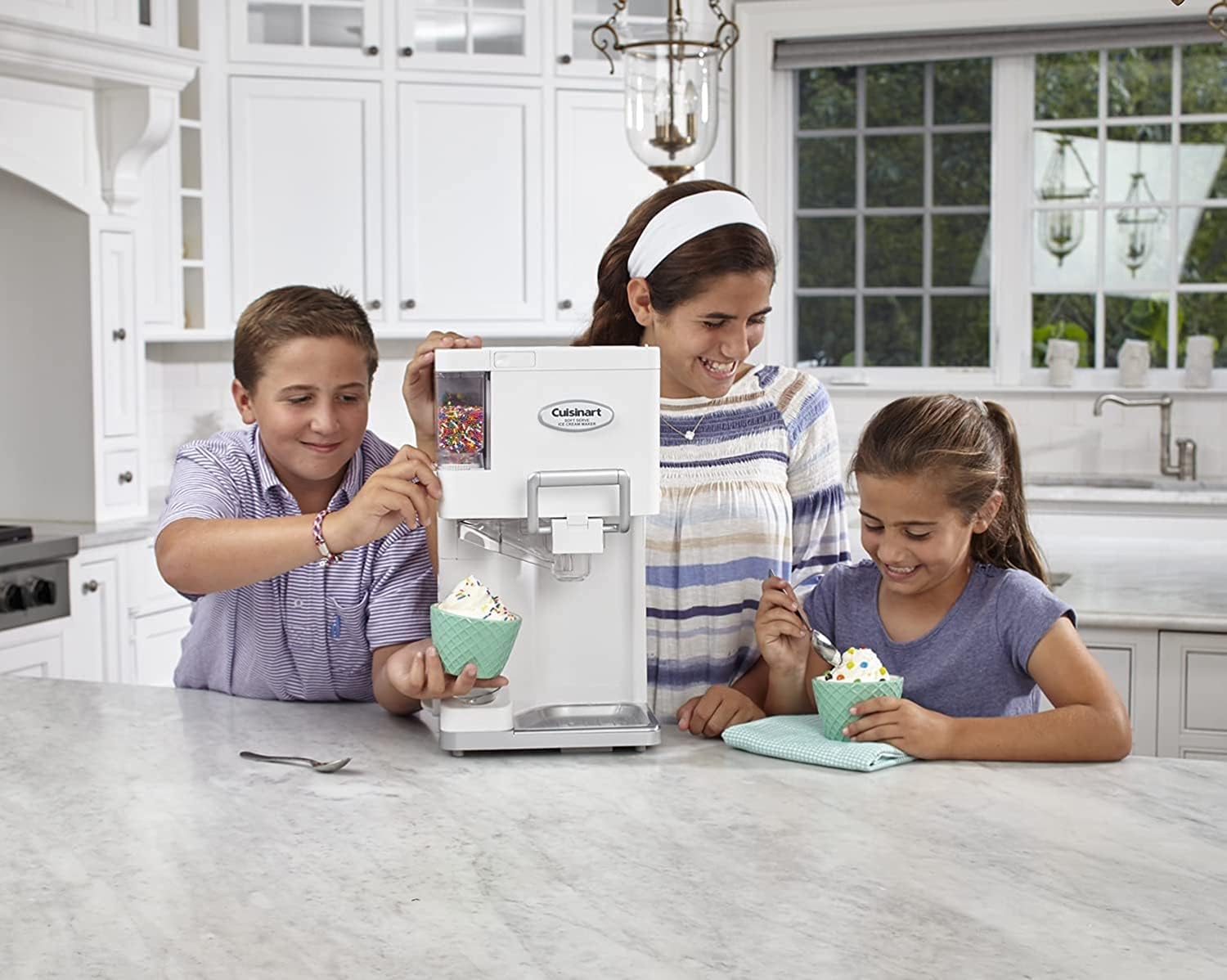 Ice cream maker machine